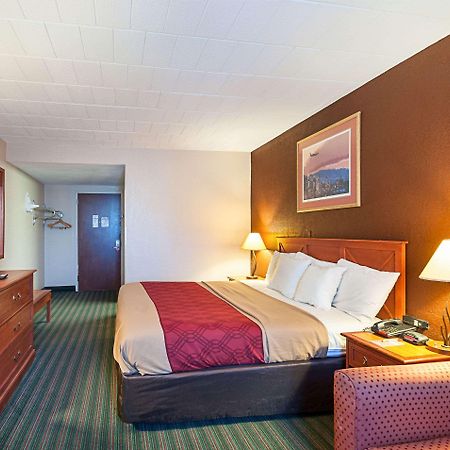 Quality Inn Near Pimlico Racetrack Baltimore Exterior photo