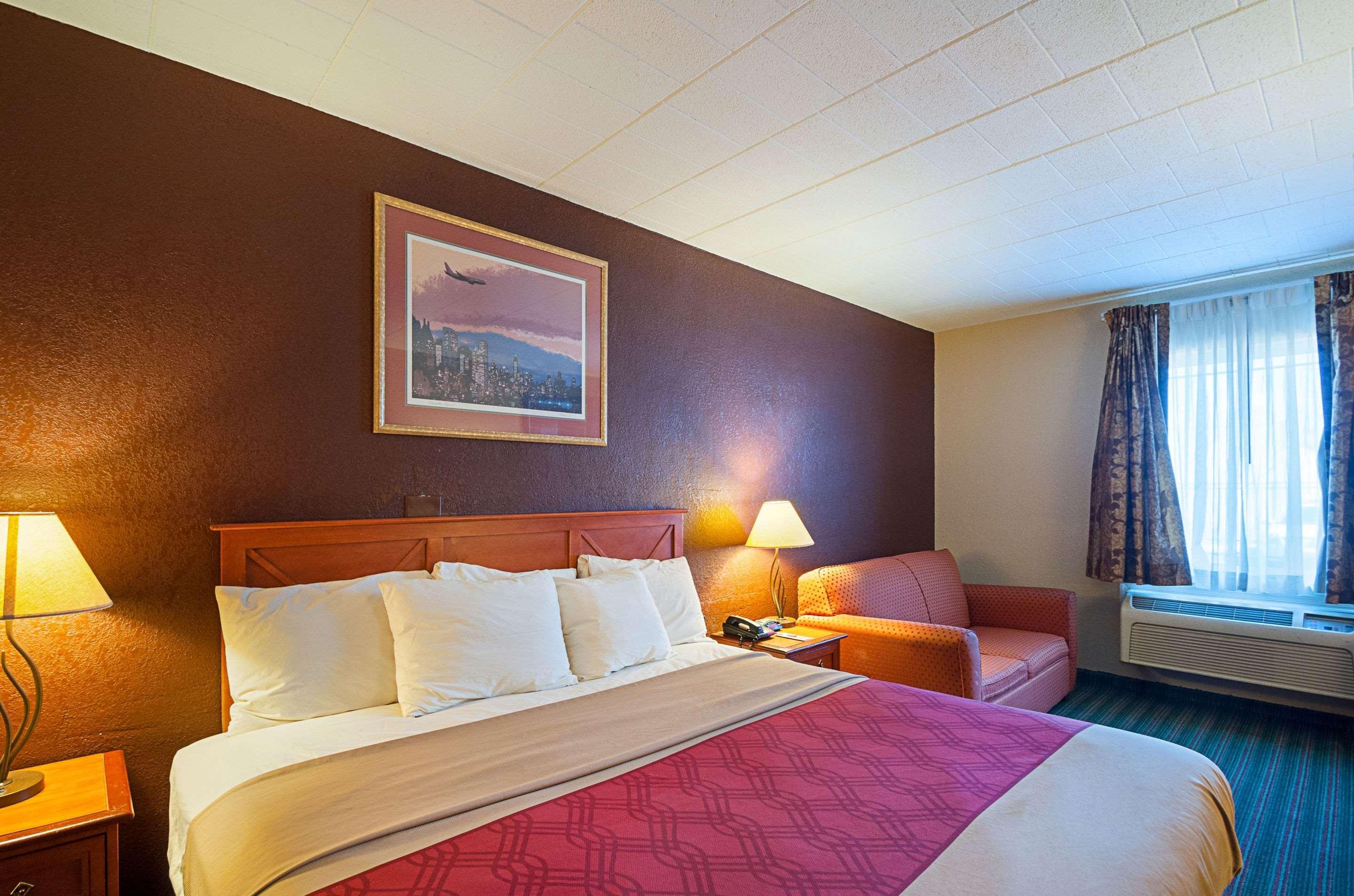Quality Inn Near Pimlico Racetrack Baltimore Exterior photo