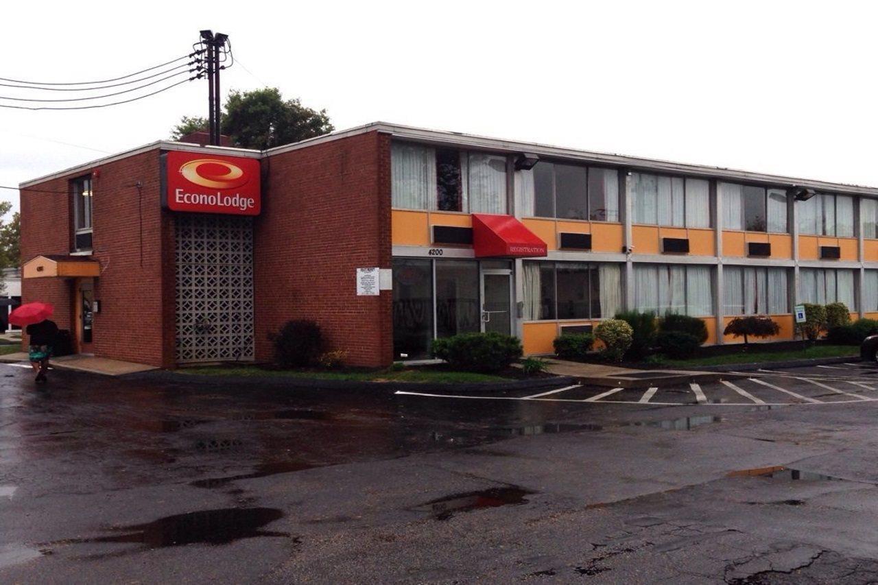 Quality Inn Near Pimlico Racetrack Baltimore Exterior photo