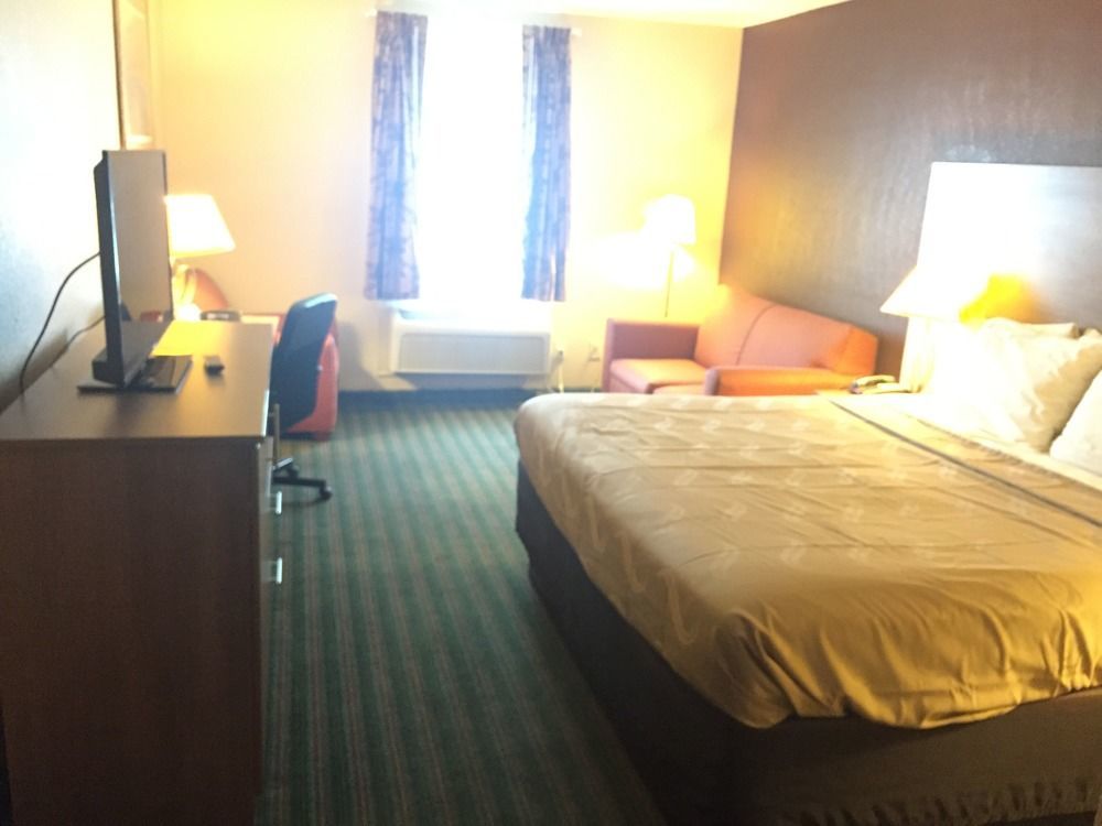 Quality Inn Near Pimlico Racetrack Baltimore Exterior photo