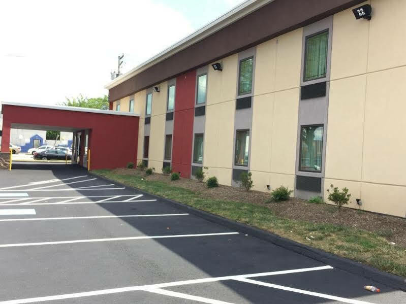Quality Inn Near Pimlico Racetrack Baltimore Exterior photo