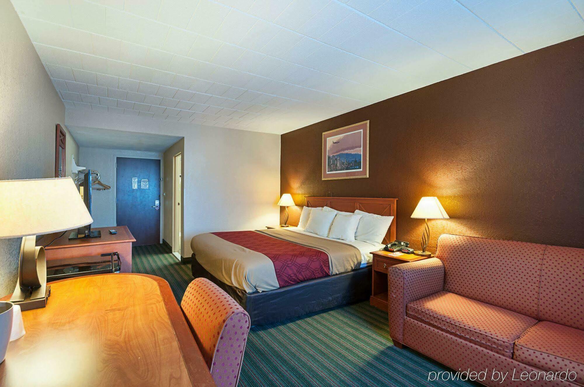 Quality Inn Near Pimlico Racetrack Baltimore Exterior photo